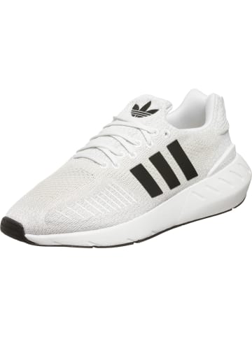 adidas Turnschuhe in white