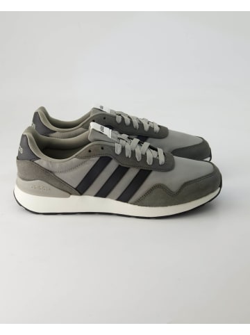 adidas Sneaker low in Grau