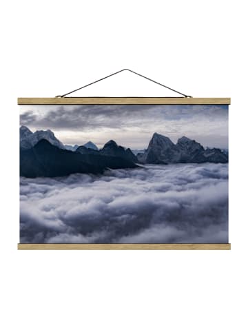WALLART Stoffbild mit Posterleisten - Wolkenmeer im Himalaya in Blau
