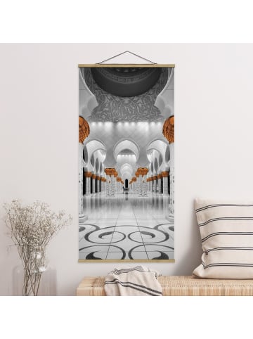 WALLART Stoffbild mit Posterleisten - In der Moschee in Schwarz-Weiß