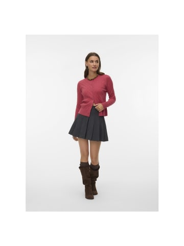 Vero Moda Pullover in holly berry
