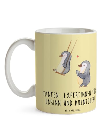 Mr. & Mrs. Panda Tasse Tante Abenteuer mit Spruch in Gelb Pastell