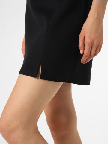 Marie Lund Rock in marine