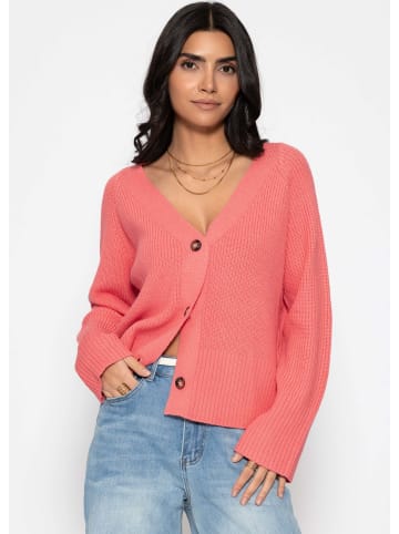 SASSYCLASSY Gerippter Cardigan mit V-Ausschnitt in Koralle