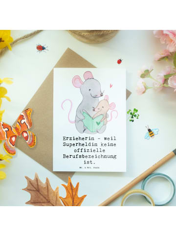Mr. & Mrs. Panda Grußkarte Erzieherin Superheldin mit Spruch in Weiß
