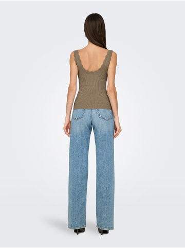 JACQUELINE de YONG Gerippter Stricktop mit Muschelsaum in Olive