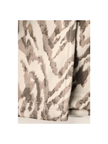 Street One Rock in honey sand