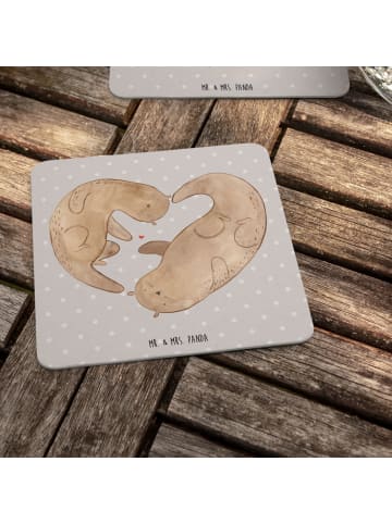 Mr. & Mrs. Panda Tischuntersetzer Otter Herz ohne Spruch in Grau Pastell