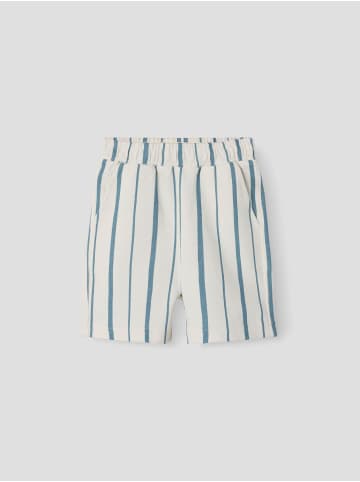 name it Shorts in White Alyssum