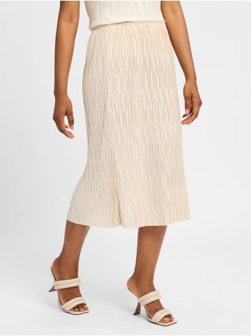 Someday Rock Oture in sand