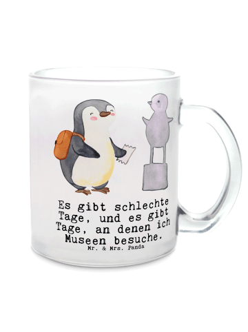 Mr. & Mrs. Panda Teetasse Pinguin Museum besuchen mit Spruch in Transparent