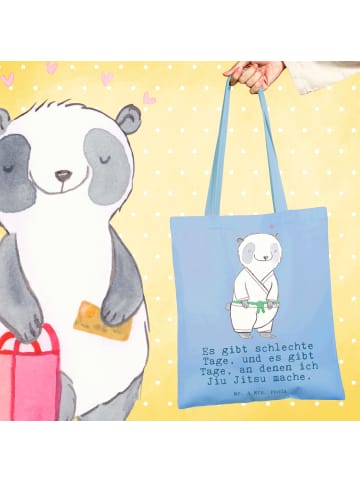 Mr. & Mrs. Panda Tragetasche Panda Jiu Jitsu mit Spruch in Sky Blue