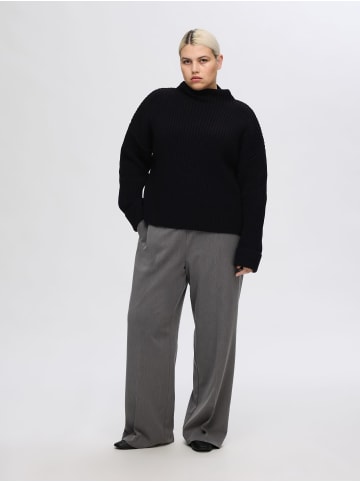 SELECTED FEMME Gemütlicher Strickpullover mit Rollkragen und Seitenschlitz in Schwarz