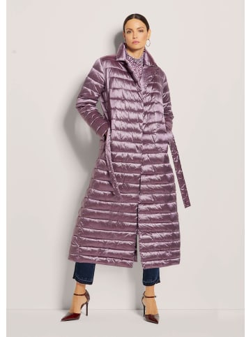 MADELEINE Wattierter Steppmantel in brombeere / metallic