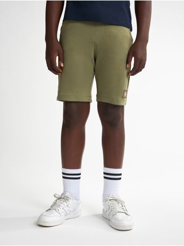 Petrol Industries Jogging-Shorts Capri in Grün