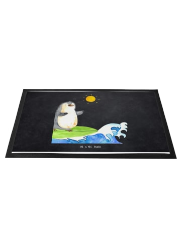 Mr. & Mrs. Panda Gummimatte Pinguin Surfer ohne Spruch in Kreidetafel