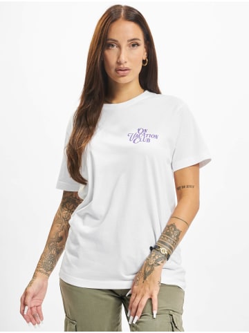 ON VACATION T-Shirt in white