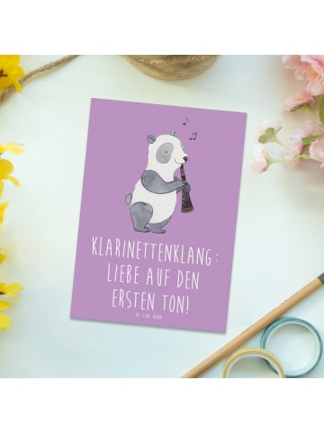 Mr. & Mrs. Panda Postkarte Klarinette Liebe  mit Spruch in Lavendeltraum
