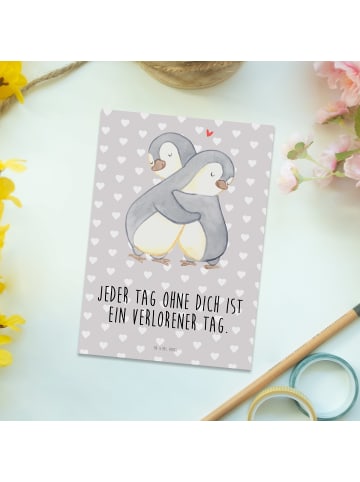 Mr. & Mrs. Panda Wanddeko Pinguine Kuscheln mit Spruch in Grau Pastell