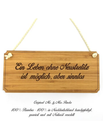 Mr. & Mrs. Panda Wegweiser Neustrelitz mit Spruch in Keine Angabe