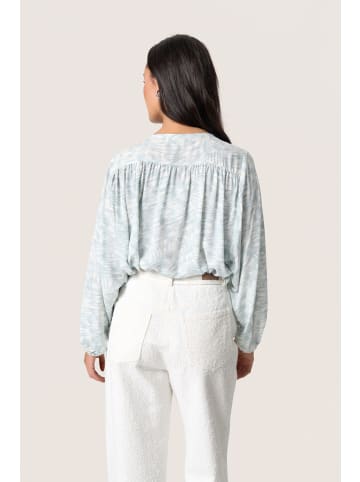 Soaked in Luxury Langarm-Bluse SLArjana Lockere Passform in Silver Blue Stroke Print