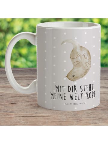 Mr. & Mrs. Panda Camping Tasse Otter Kopfüber mit Spruch in Grau Pastell