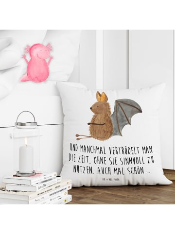 Mr. & Mrs. Panda Zierkissen Fledermaus Sitzen mit Spruch in Weiß