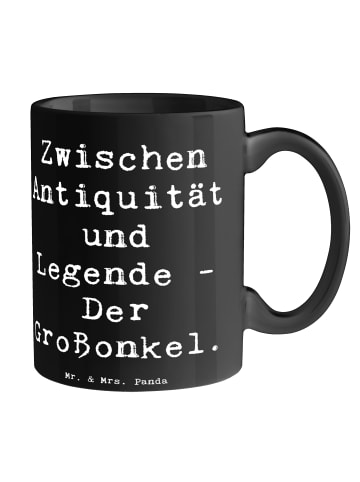 Mr. & Mrs. Panda Tasse Zwischen Antiquität und Legende - Der Gro... in Schwarz