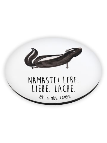 Mr. & Mrs. Panda Kühlschrankmagnet Stinktier Yoga mit Spruch in Weiß