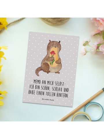 Mr. & Mrs. Panda Postkarte Otter Blumenstrauß mit Spruch in Grau Pastell