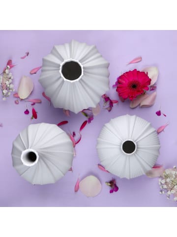 Kaiser Porzellan Vase " Bahar " in Biskuit weiß