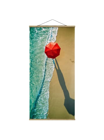 WALLART Stoffbild mit Posterleisten - Spaziergang am Strand in Blau