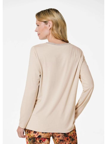 GOLDNER Kurzgröße:  Schlichtes Langarmshirt mit Glanz in cremeweiß