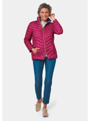 GOLDNER Kurzgröße:  Leichte Steppjacke in knitterarmer Ware in sangria