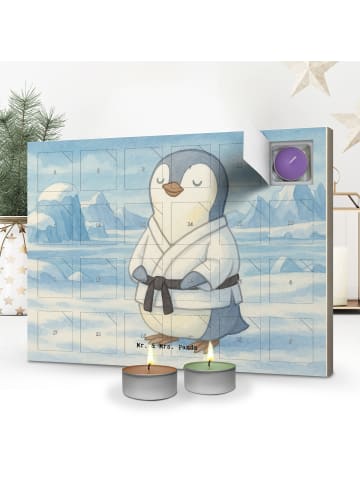 Mr. & Mrs. Panda Adventskalender Pinguin Karate Design ohne Spruch in Weiß