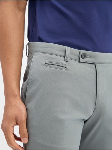 Bugatti Hose Aturo in grün