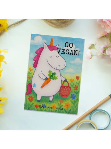 Mr. & Mrs. Panda Postkarte Einhorn Vegan Design mit Spruch in Weiß