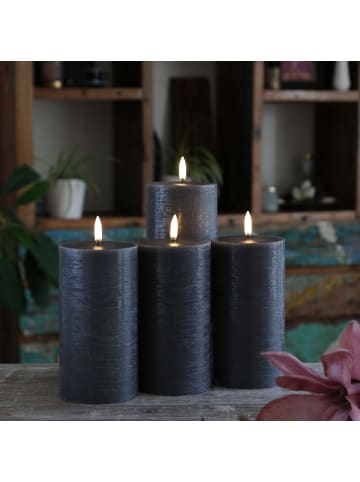 Uyuni 4x LED Kerzen PIA Rustik-Optik H: 15cm mit Batterien und Fernb in grau