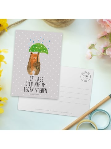 Mr. & Mrs. Panda Ansichtskarte Bär Regenschirm mit Spruch in Grau Pastell