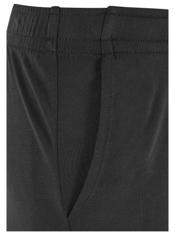 Urban Classics Hosen in black