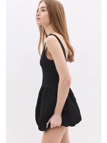 NO MATTER WHAT Kleid in Schwarz