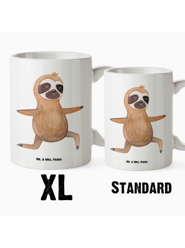 Mr. & Mrs. Panda Riesenkaffeetasse Faultier Yoga ohne Spruch in Weiß