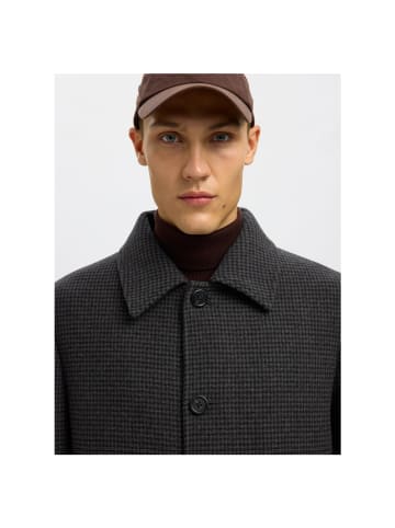 Selected Mantel in dark grey