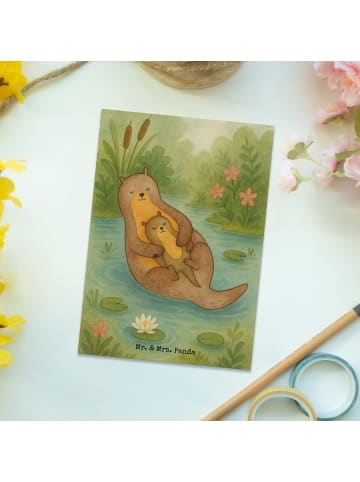 Mr. & Mrs. Panda Postkarte Otter Kind Design ohne Spruch in Weiß