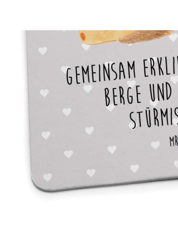 Mr. & Mrs. Panda Tischuntersetzer Igel händchenhaltend mit Spruch in Grau Pastell