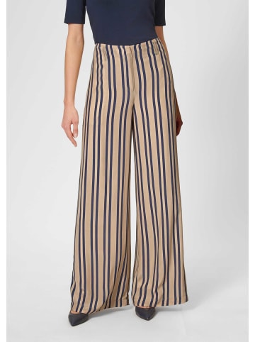MADELEINE Weite Streifenhose in marine / caramel
