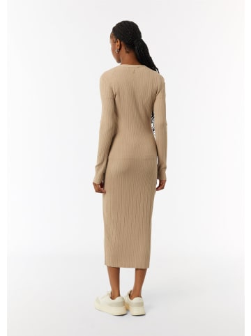 comma Kleid in 8406_sandstein