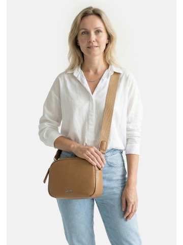 SURI FREY Umhängetasche SFY Jenny in sahara 920