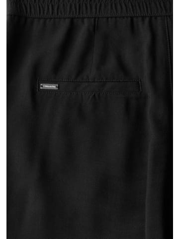 Street One Capri in Black