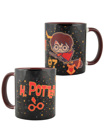 United Labels Harry Potter Tasse - Quidditch Hogwarts  320 ml in schwarz